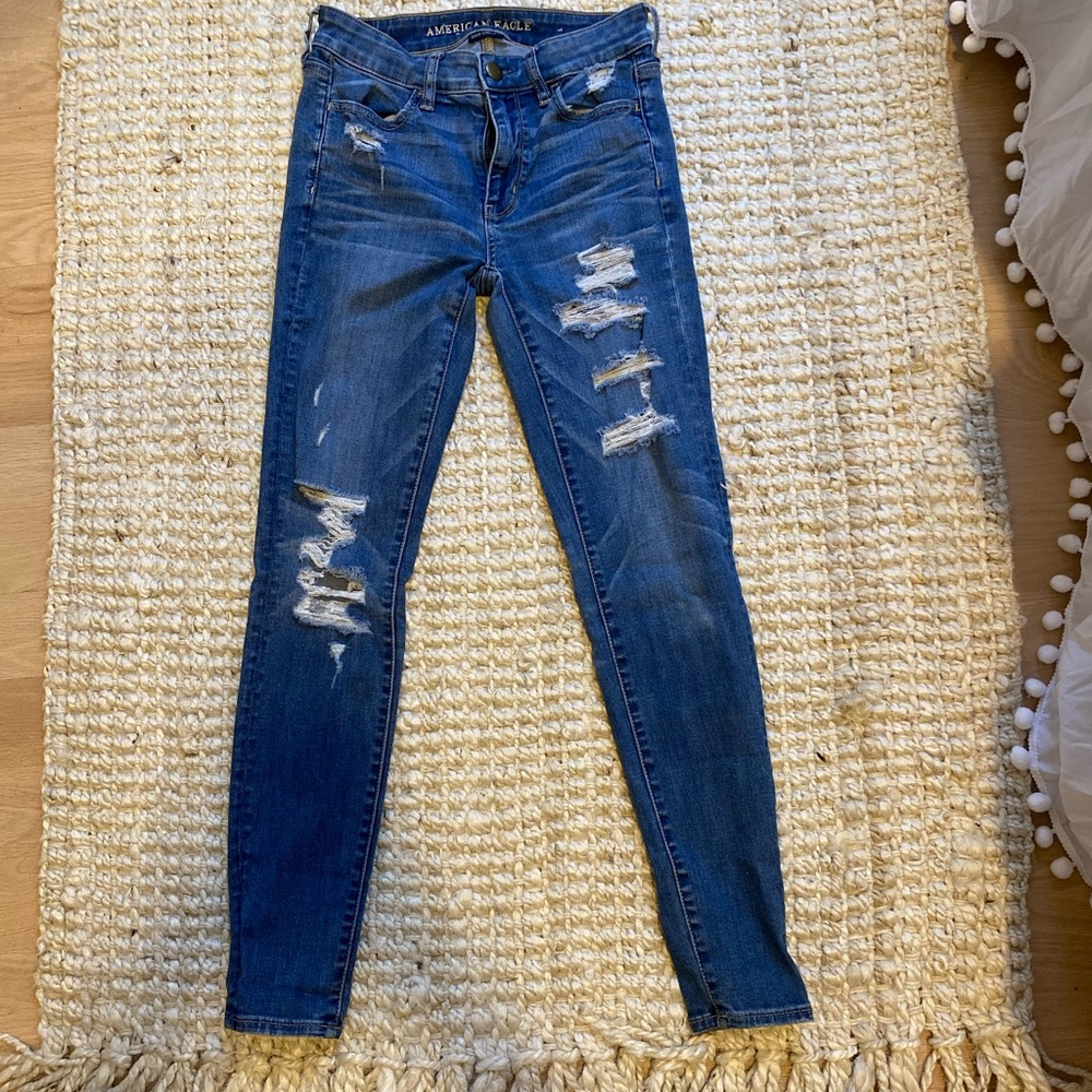 ripped american eagle skinny jeans